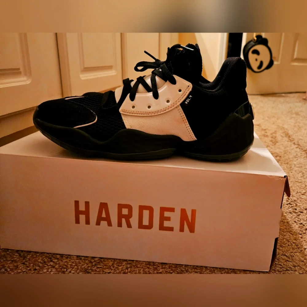 GUC James Harden shoes 6Y - Picture 2 of 4